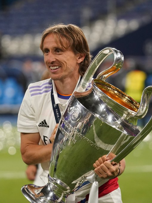 2025巴甲37轮：内马尔戴帽射鹦鹉，红黑提前加冕双冠王