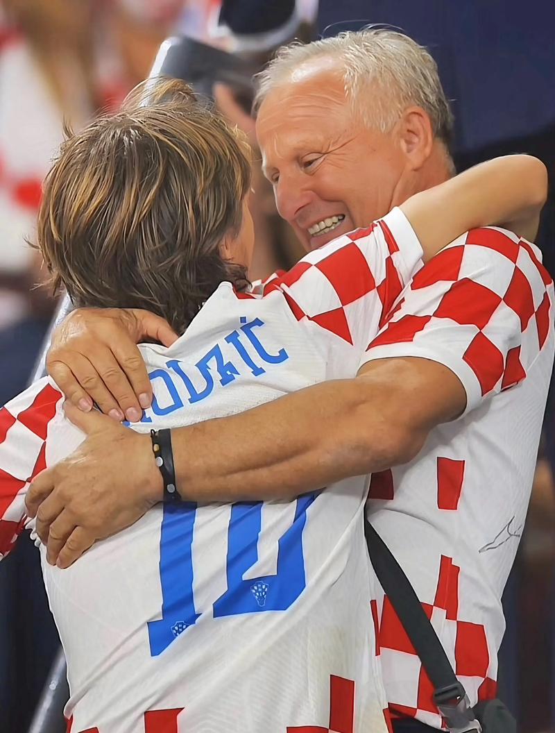 本赛季五大联赛场均积分前20：拜仁、巴萨、皇马、阿森纳前4